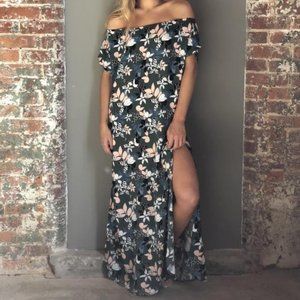 CLEAR OUT SALE*** Aila Blue Ellie Dress
